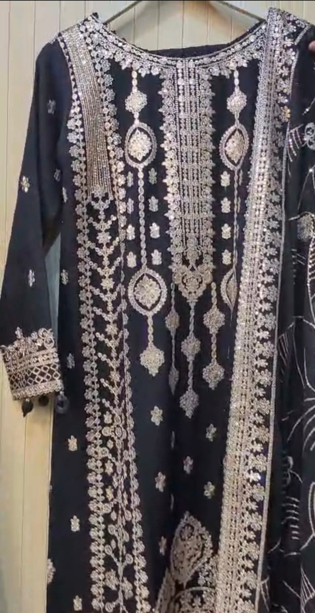 Black Chiffon Shalwar Kameez – Elegant Chiffon Suit